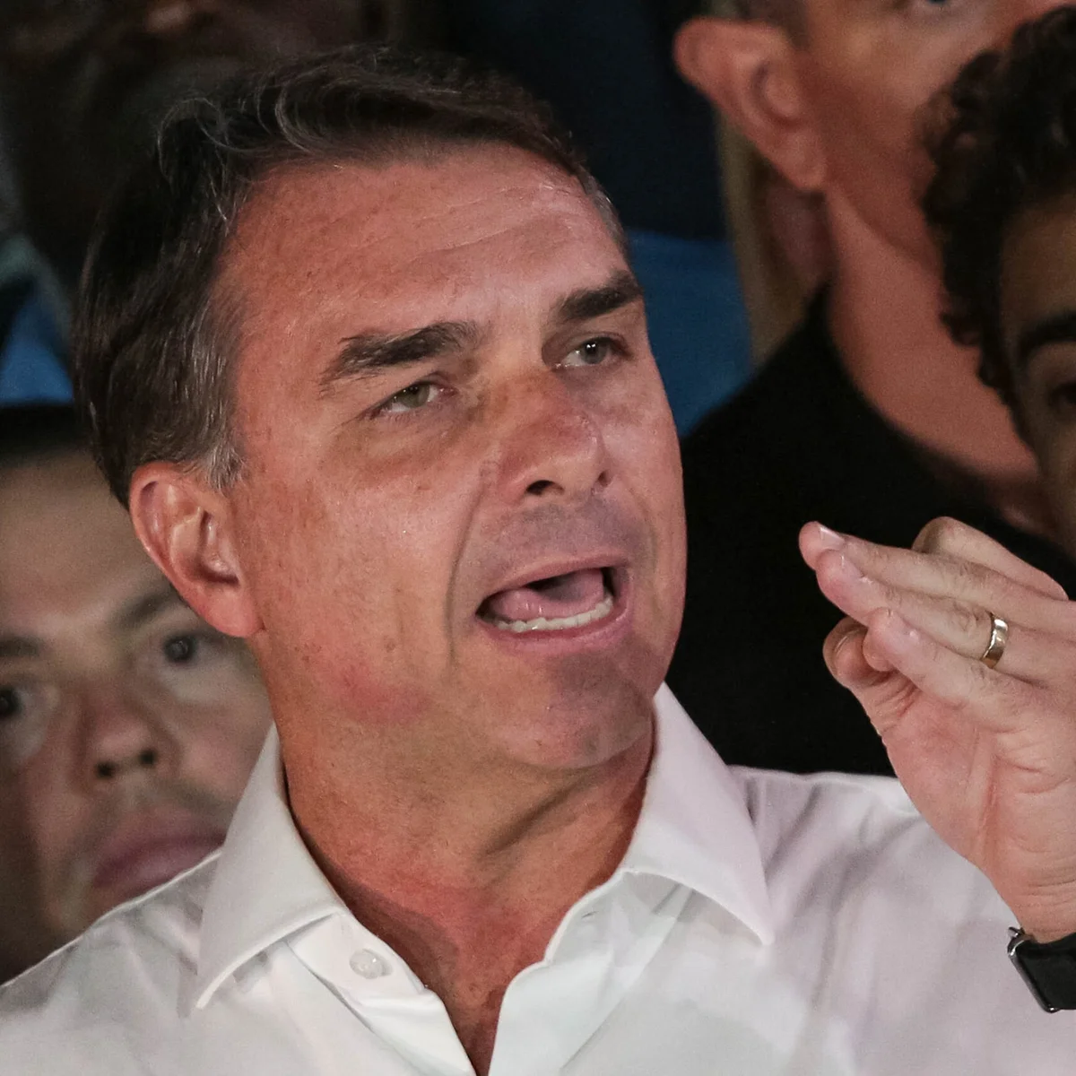 Flávio critica decisão de Zanin, mas PL também pediu prorrogação da votação