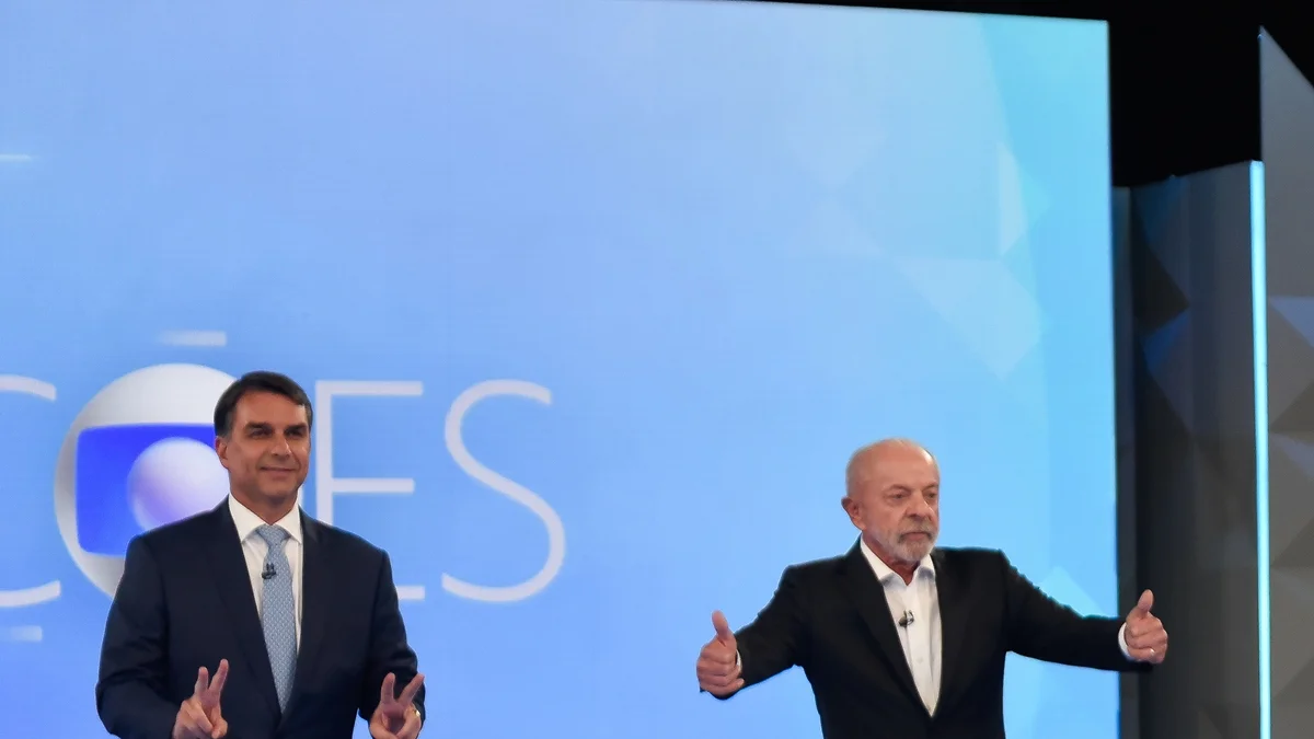 Flávio diz que Lula é "pai do tigrinho", que rebate: "Você é o irmão"