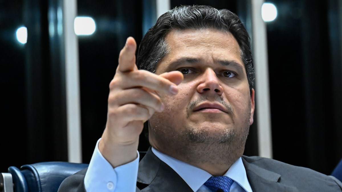 Alcolumbre diz que já há assinaturas para ‘acelerar’ PEC do fim da escala 6x1 nesta quarta
