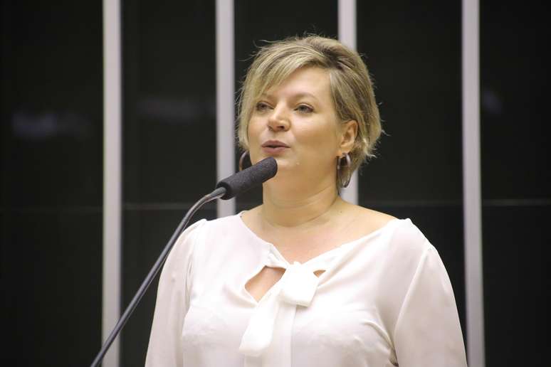 Joice Hasselmann declara voto em Lula e fala sobre rompimento com Bolsonaro: ‘Vi o clã por dentro’