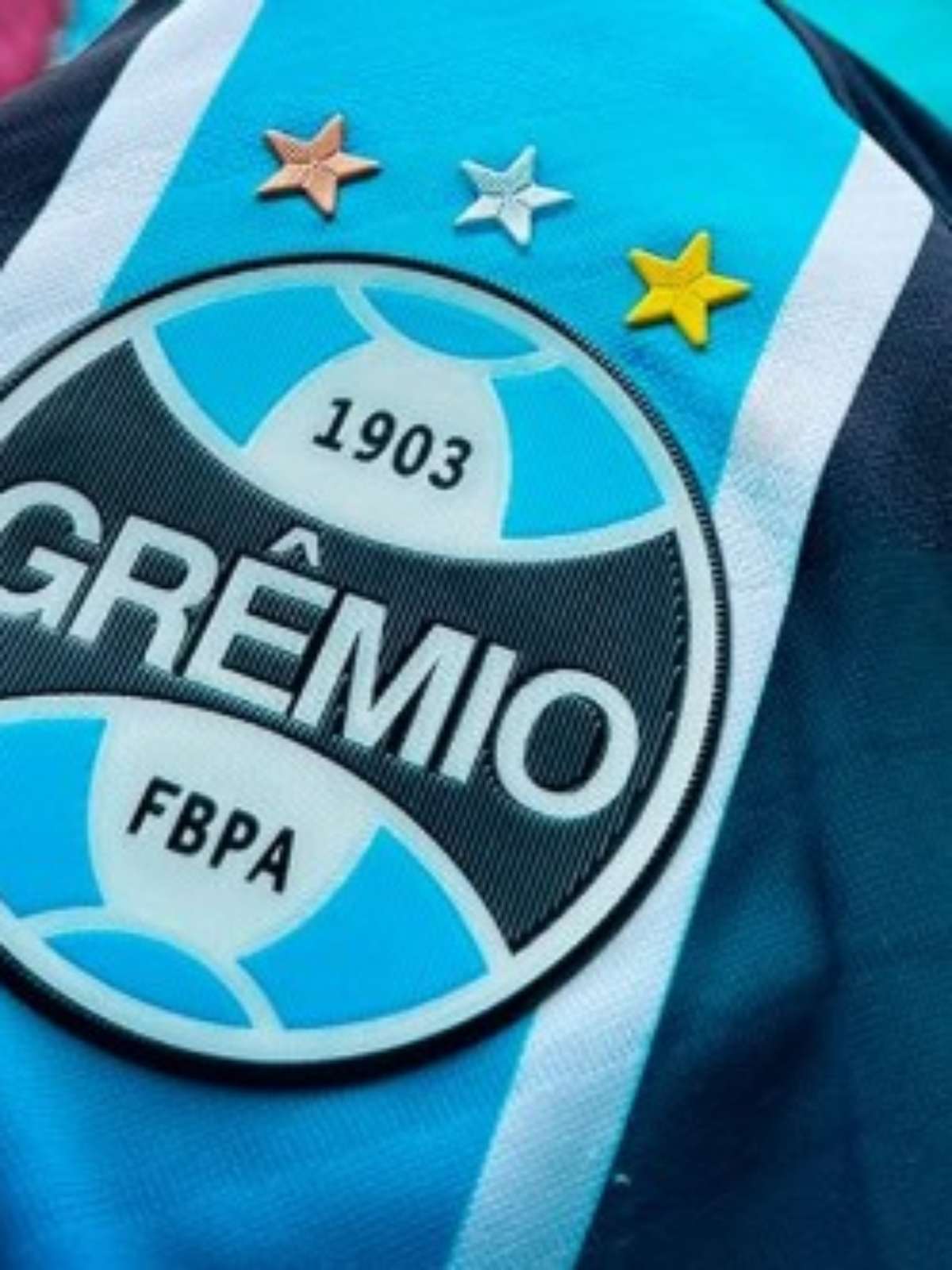 Ex-volante do Grêmio está internado em estado grave após sofrer infarto