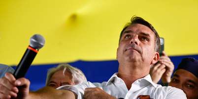 O senador e candidato &agrave; Presid&ecirc;ncia da Rep&uacute;blica pelo PL, Fl&aacute;vio Bolsonaro, participou, na ter&ccedil;a-feira, 6, em Goi&acirc;nia (GO), de encontro com o ex-presidenci&aacute;vel Ronaldo Caiado (PSD) Foto: Wilton Junior / Estad&atilde;o / Estad&atilde;o