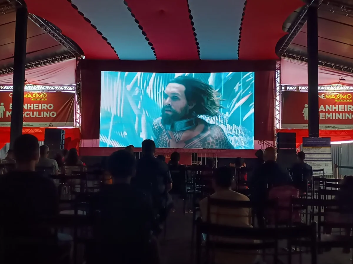 Cinemáximo Itinerante exibe sucessos de Hollywood na Estrutural