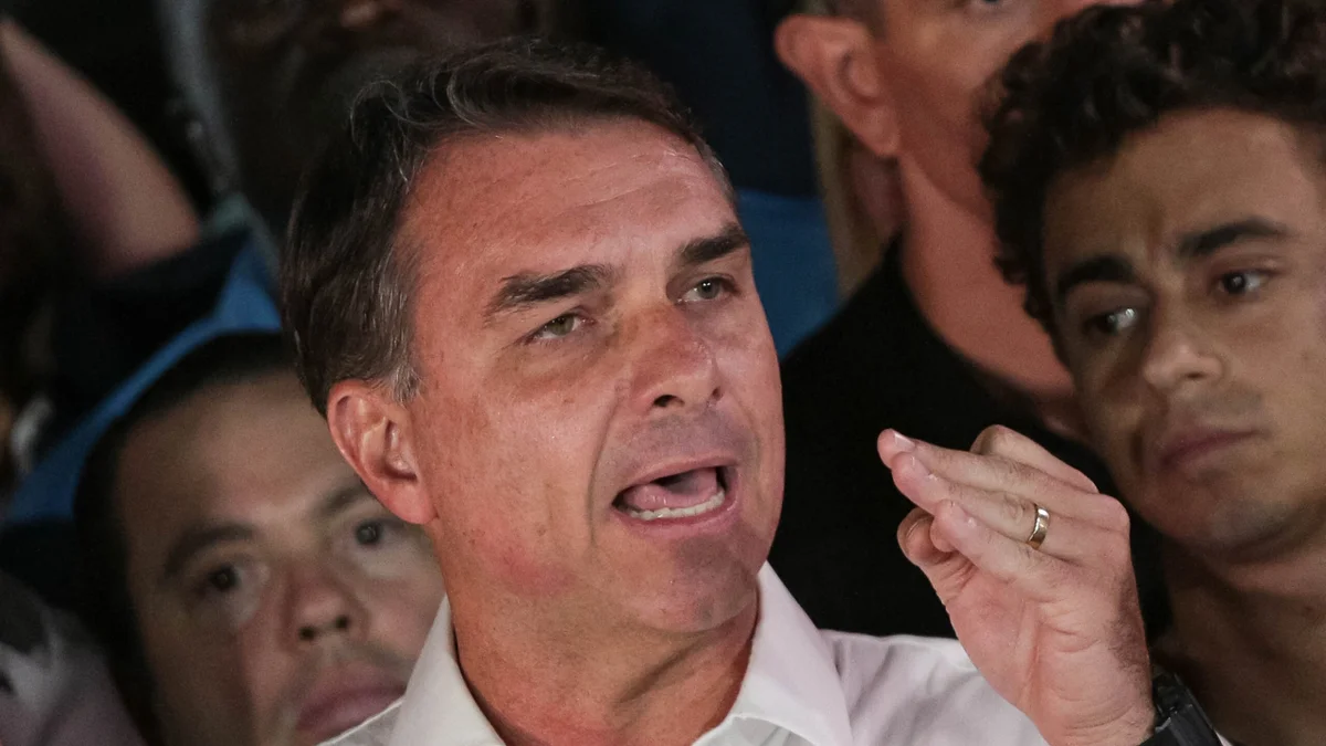 Flávio critica decisão de Zanin, mas PL também pediu prorrogação da votação