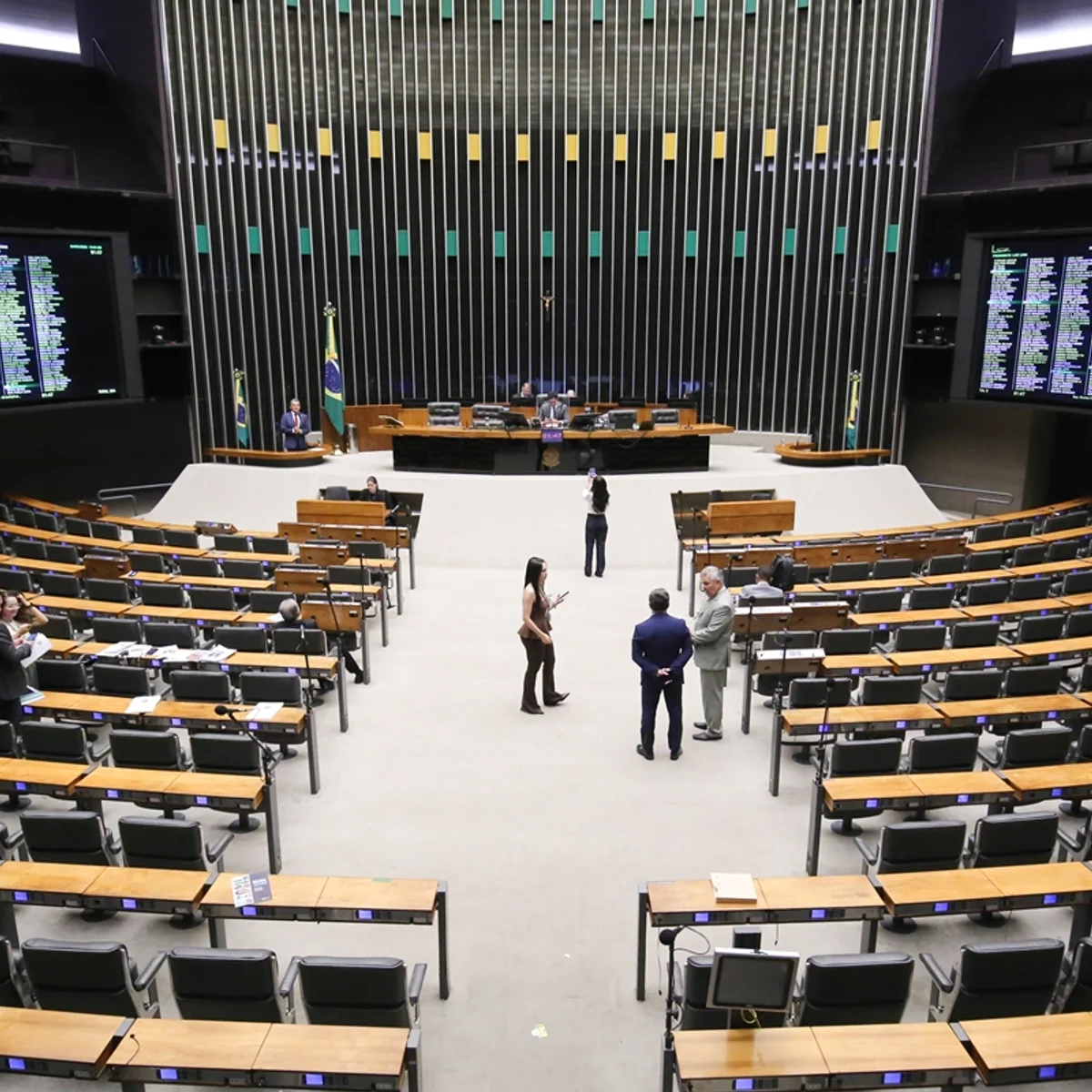 Concurso da Câmara dos Deputados: inscrições começam em 15/10 com 184 vagas