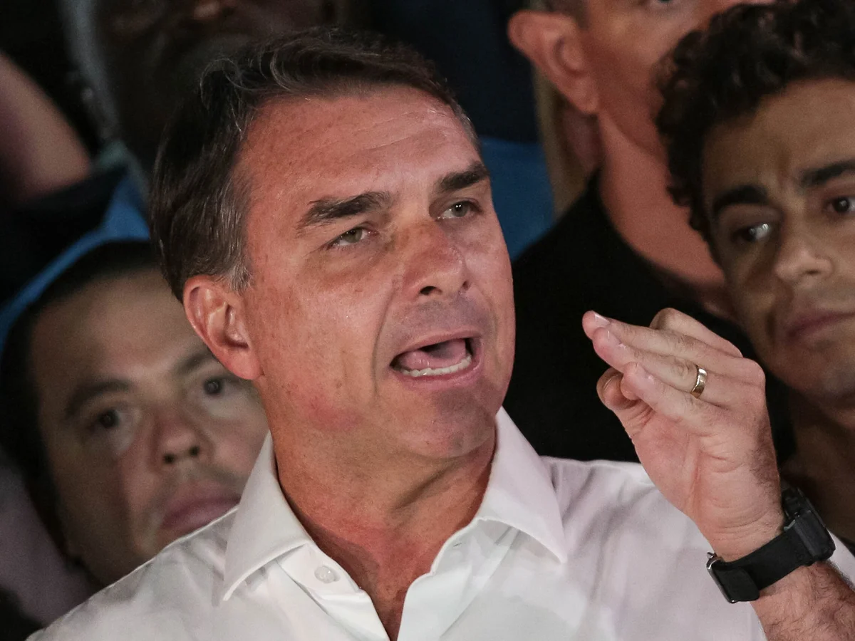 Flávio critica decisão de Zanin, mas PL também pediu prorrogação da votação