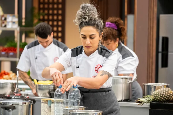 Fernanda, a “Loba”, compara disputa entre MasterChef amador e profissional