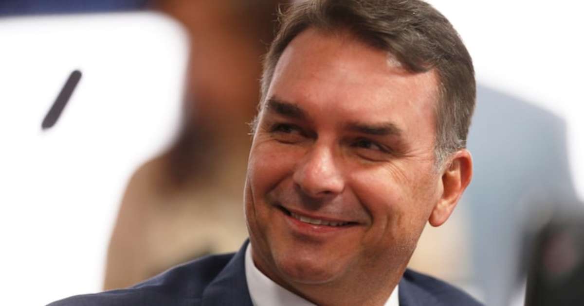 Campanha de Flávio Bolsonaro nega privatização de estatais e promete fortalecer programas sociais e reduzir impostos