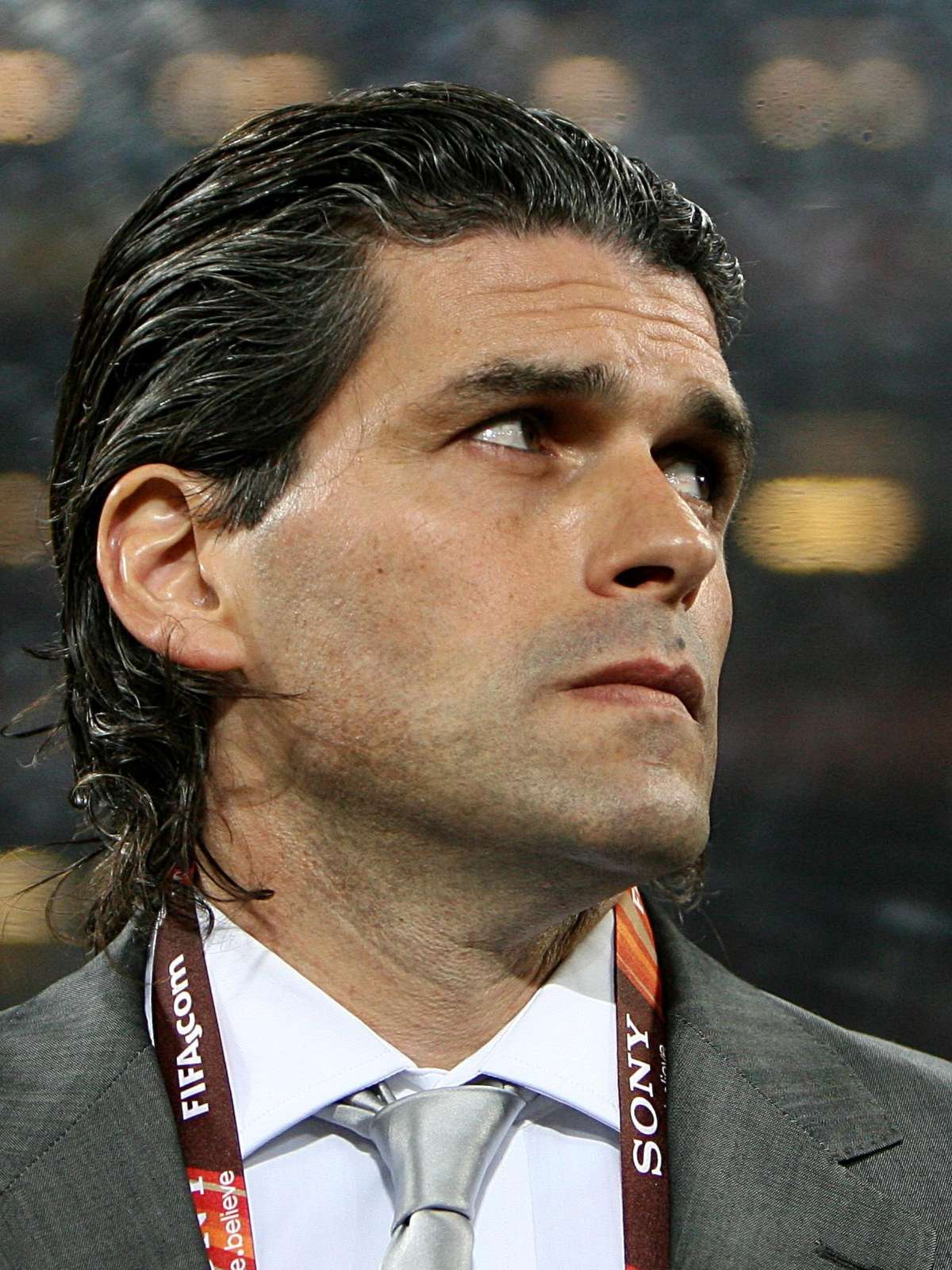 Ex-jogador do Fla e Palmeiras é acusado de vender diplomas falsos de técnico a astros brasileiros, diz site