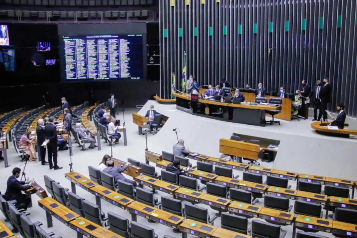 PL elege 121 deputados e mantém maior bancada na Câmara