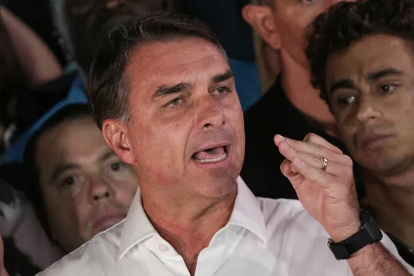 Flávio critica decisão de Zanin, mas PL também pediu prorrogação da votação