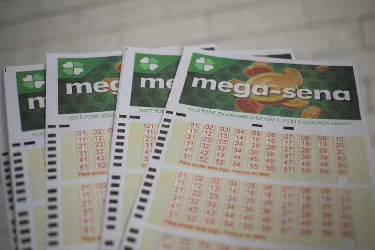 Mega-Sena pode pagar R$ 300 milhões hoje no primeiro sorteio da 'Mega Semana'
