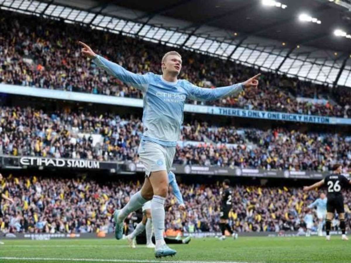Haaland faz dois, Manchester City vence e segue 100% na Premier League