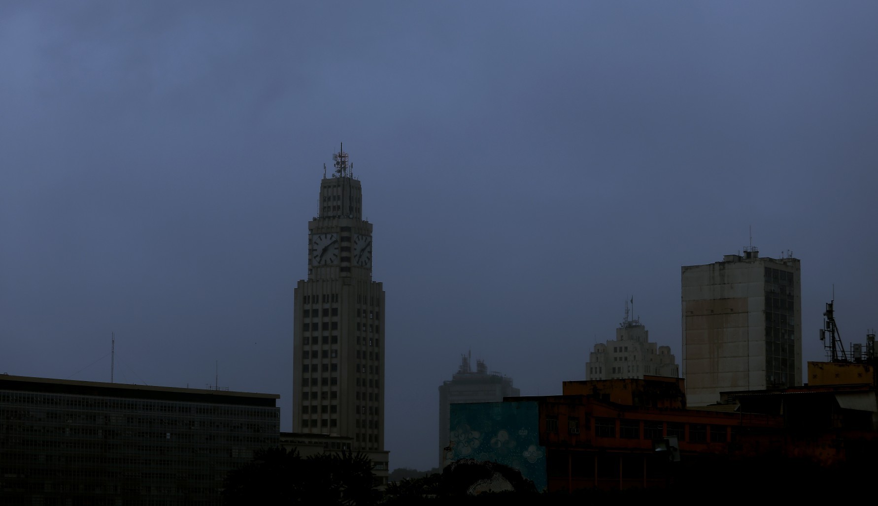 Alerta de tempestade: chuva forte e ventos de até 70 km/h podem atingir diversas regiões do país nesta quinta-feira