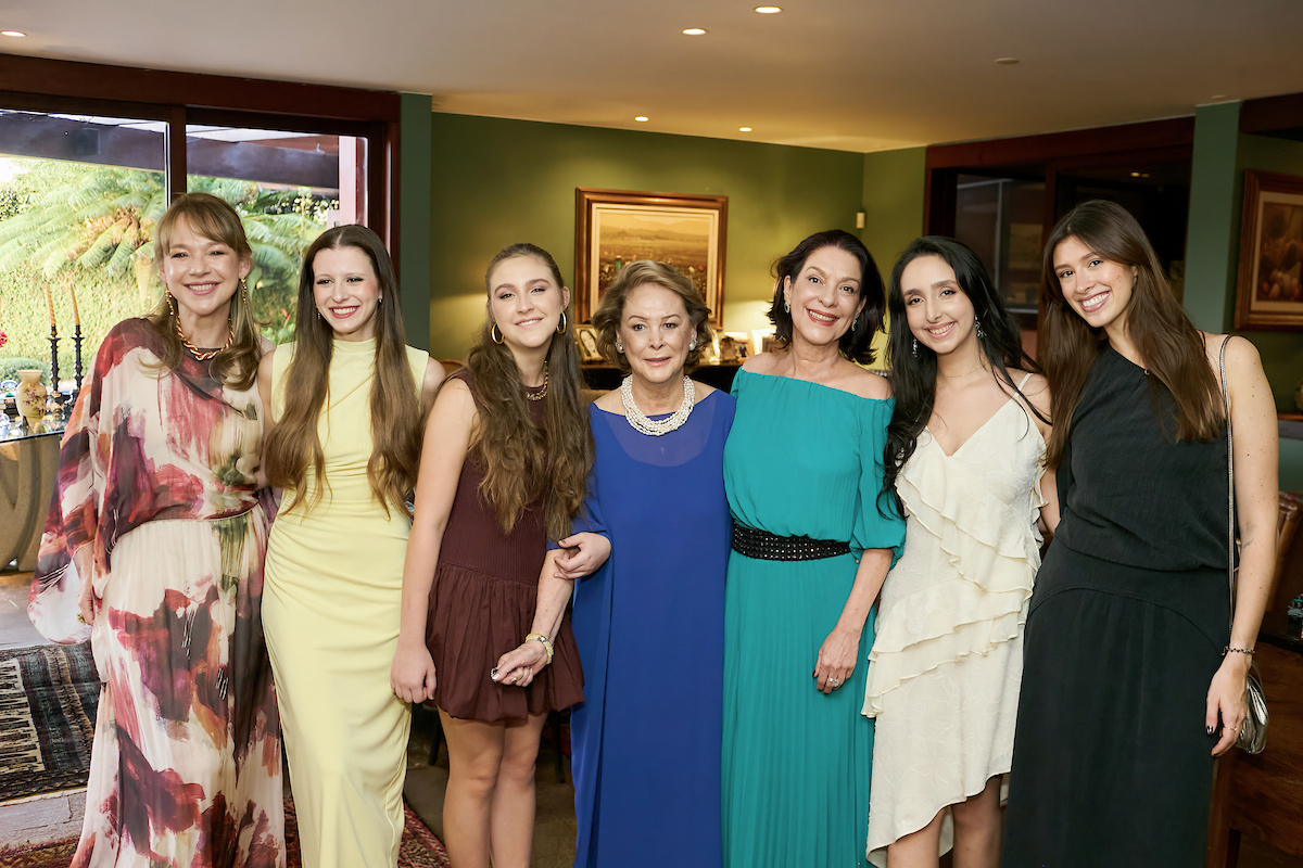 Mãe e filha, Sonia e Andrea Ghisi festejam aniversário em dose dupla